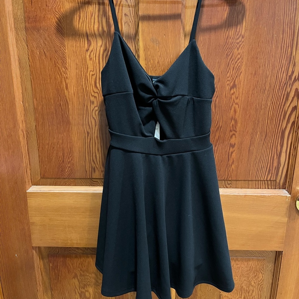 Windsor Black Trendy Twist-Front Skater Romper - Picture 3 of 6